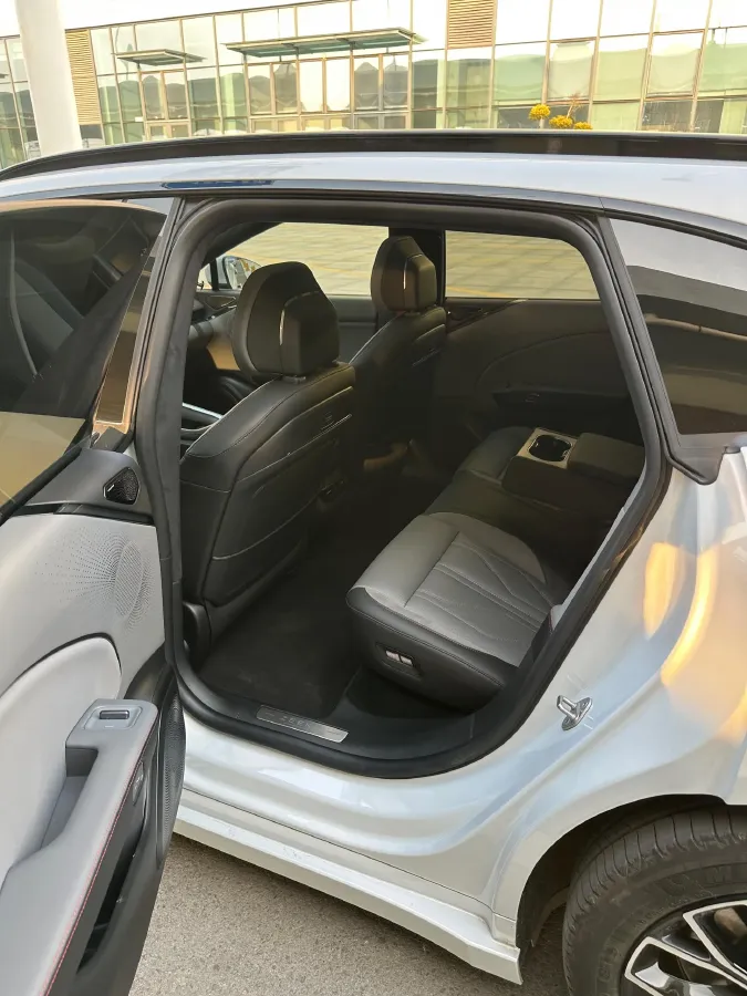 2025 Zeekr 007GT BEV 75KWH,autocango,china used car exporter,china ev exporter,chinese used car exporter,chinese used ev exporter