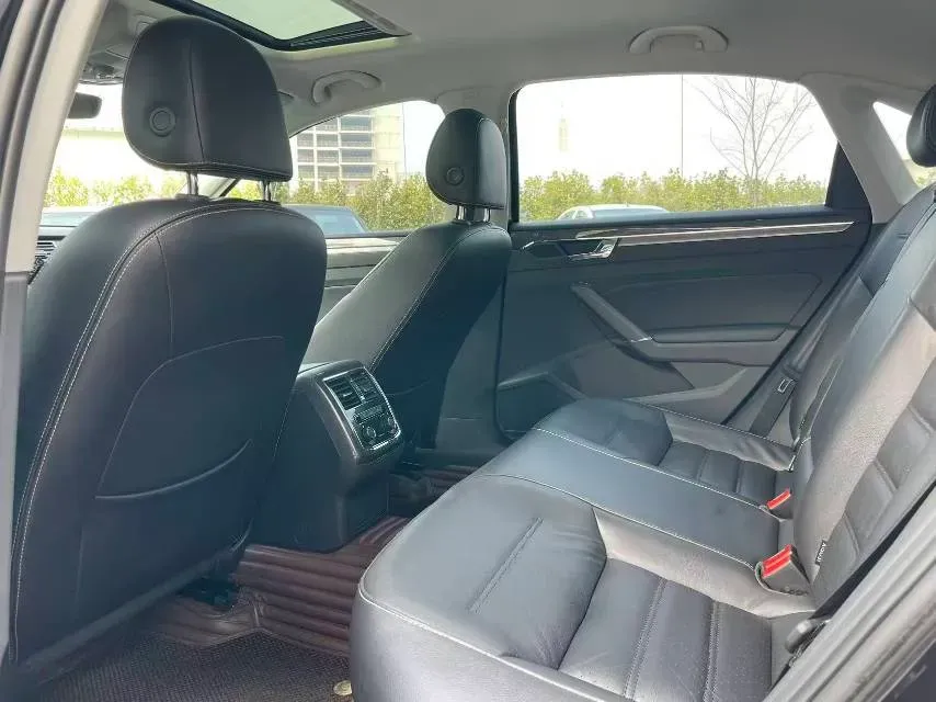 2017 Volkswagen Passat 1.8T 180HP L4 7DCT,autocango,china used car exporter,china ev exporter,chinese used car exporter,chinese used ev exporter