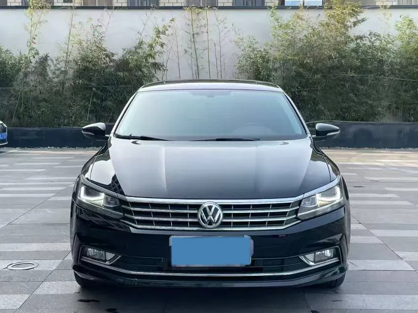 2017 Volkswagen Passat 1.8T 180HP L4 7DCT,autocango,china used car exporter,china ev exporter,chinese used car exporter,chinese used ev exporter