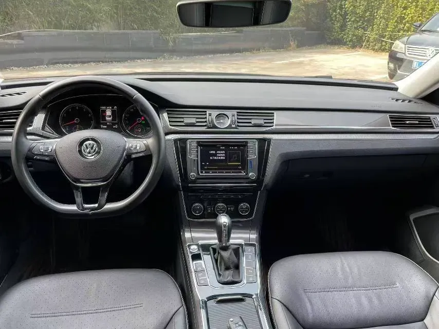 2017 Volkswagen Passat 1.8T 180HP L4 7DCT,autocango,china used car exporter,china ev exporter,chinese used car exporter,chinese used ev exporter