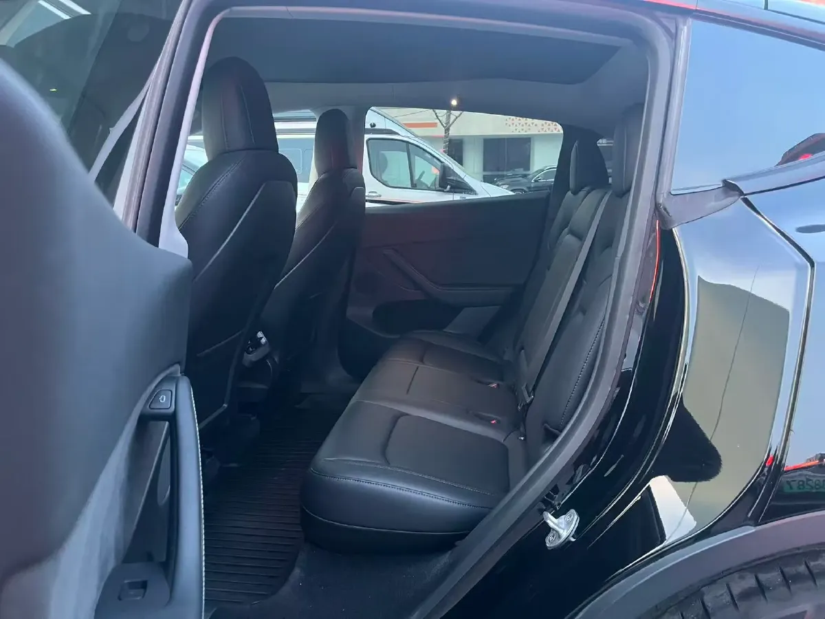 2022 Tesla Model Y BEV 60KWH,autocango,china used car exporter,china ev exporter,chinese used car exporter,chinese used ev exporter