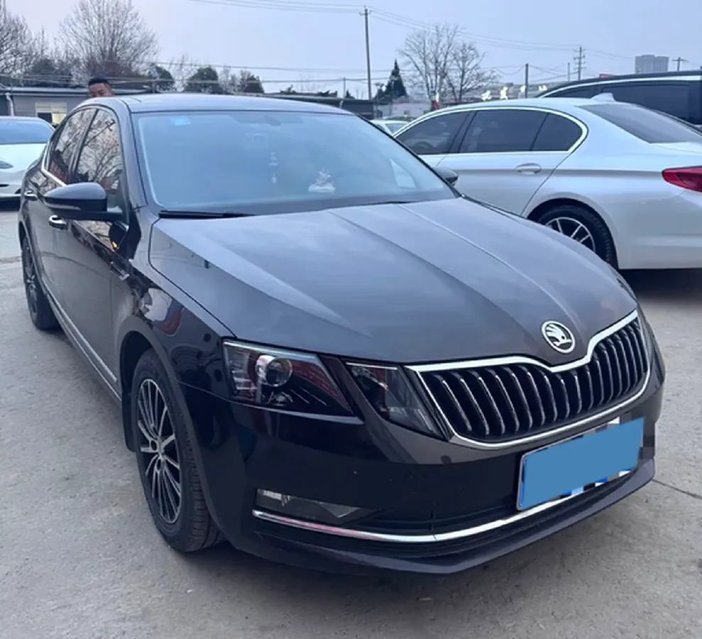 2020 Skoda Octavia 1.5L 113HP L4 6AT,autocango,china used car exporter,china ev exporter,chinese used car exporter,chinese used ev exporter