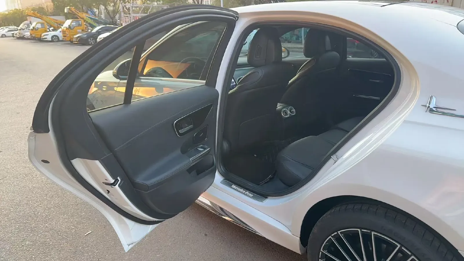 2023 Mercedes-Benz C Class 1.5T 204HP L4 9AT,autocango,china used car exporter,china ev exporter,chinese used car exporter,chinese used ev exporter