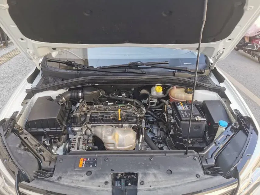 2020 Roewe i5 1.5L 120HP L4 CVT,autocango,china used car exporter,china ev exporter,chinese used car exporter,chinese used ev exporter