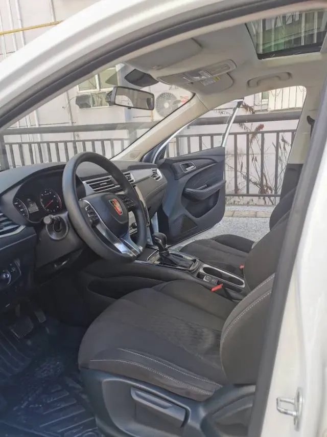 2020 Roewe i5 1.5L 120HP L4 CVT,autocango,china used car exporter,china ev exporter,chinese used car exporter,chinese used ev exporter