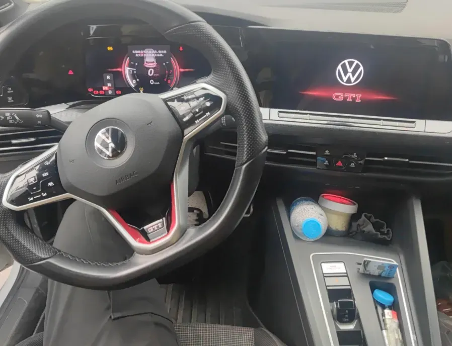 2021 Volkswagen GolfGTI 2.0T 220HP L4 7DCT,autocango,china used car exporter,china ev exporter,chinese used car exporter,chinese used ev exporter