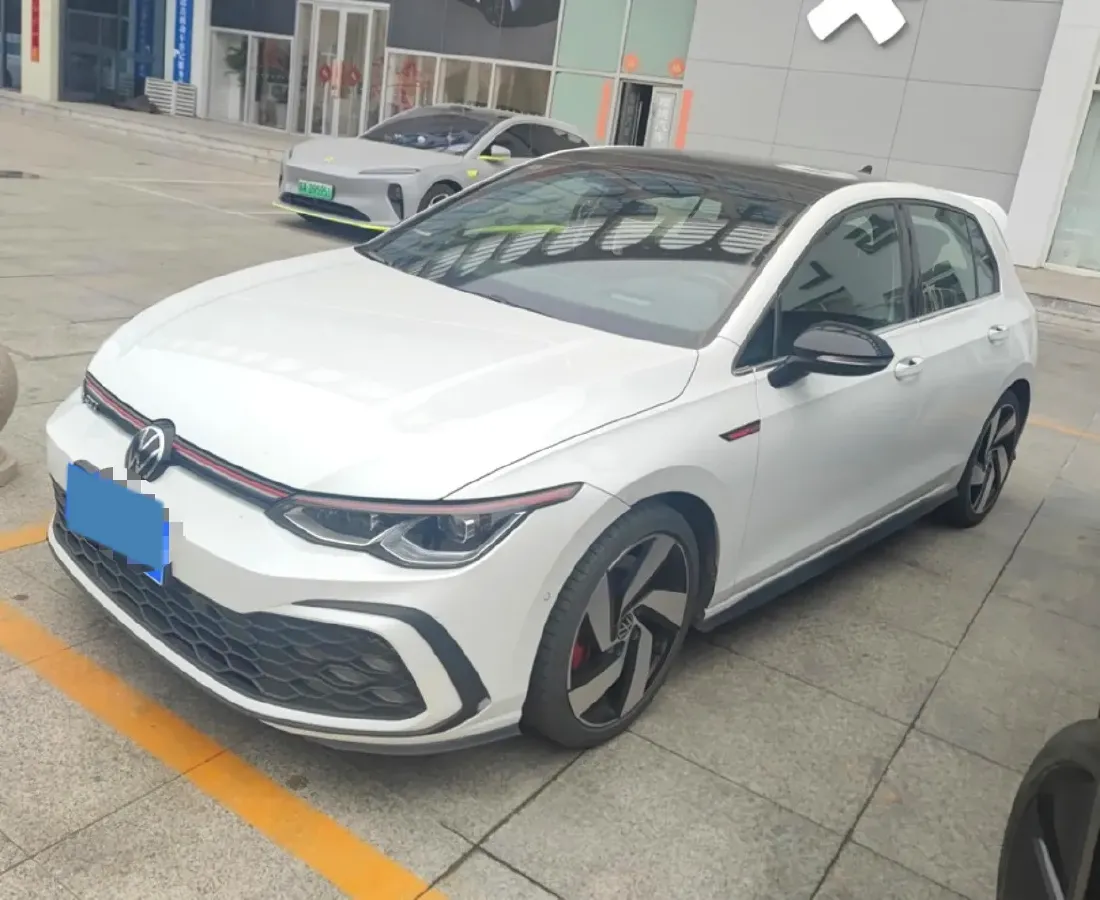 2021 Volkswagen GolfGTI 2.0T 220HP L4 7DCT,autocango,china used car exporter,china ev exporter,chinese used car exporter,chinese used ev exporter