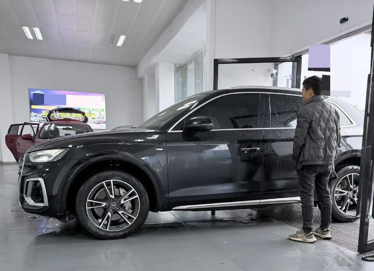 2022 Audi Q5L 2.0T 190HP L4 7DCT,autocango,china used car exporter,china ev exporter,chinese used car exporter,chinese used ev exporter