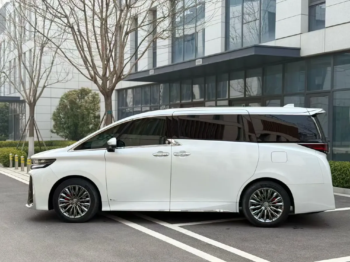 2024 Toyota Vellfire 2.5L 190HP L4 E-CVT Hybrid,autocango,china used car exporter,china ev exporter,chinese used car exporter,chinese used ev exporter