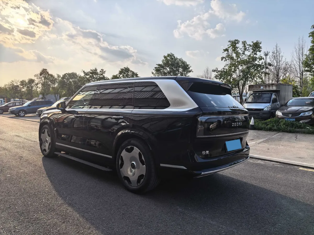 2025 Zeekr 9X 2.0T 279HP L4 1DHT PHEV,autocango,china used car exporter,china ev exporter,chinese used car exporter,chinese used ev exporter
