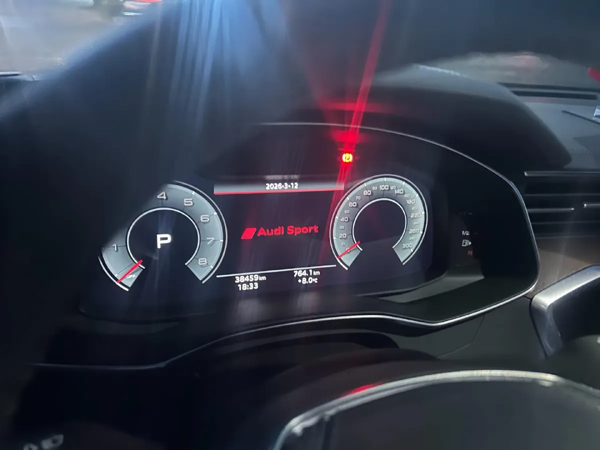 2023 Audi A6L 2.0T 245HP L4 7DCT,autocango,china used car exporter,china ev exporter,chinese used car exporter,chinese used ev exporter