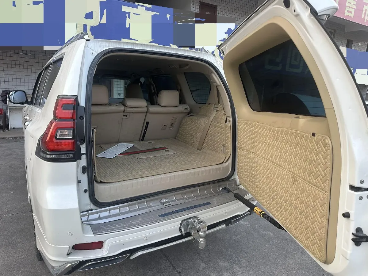 2018 Land Rover Discovery Sport 2.0T 241HP L4 9AT,autocango,china used car exporter,china ev exporter,chinese used car exporter,chinese used ev exporter