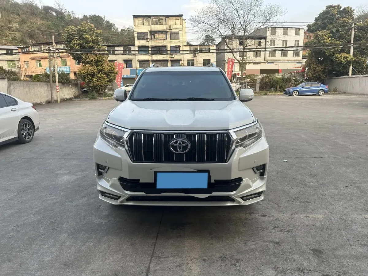 2018 Land Rover Discovery Sport 2.0T 241HP L4 9AT,autocango,china used car exporter,china ev exporter,chinese used car exporter,chinese used ev exporter