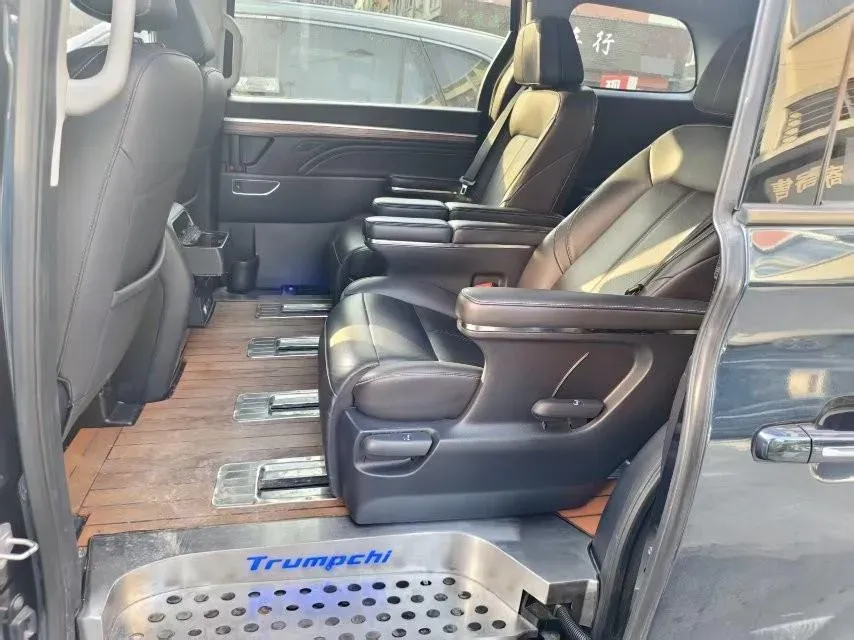 2021 GAC Trumpchi M8 2.0T 252HP L4 8AT,autocango,china used car exporter,china ev exporter,chinese used car exporter,chinese used ev exporter