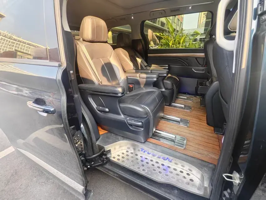 2021 GAC Trumpchi M8 2.0T 252HP L4 8AT,autocango,china used car exporter,china ev exporter,chinese used car exporter,chinese used ev exporter