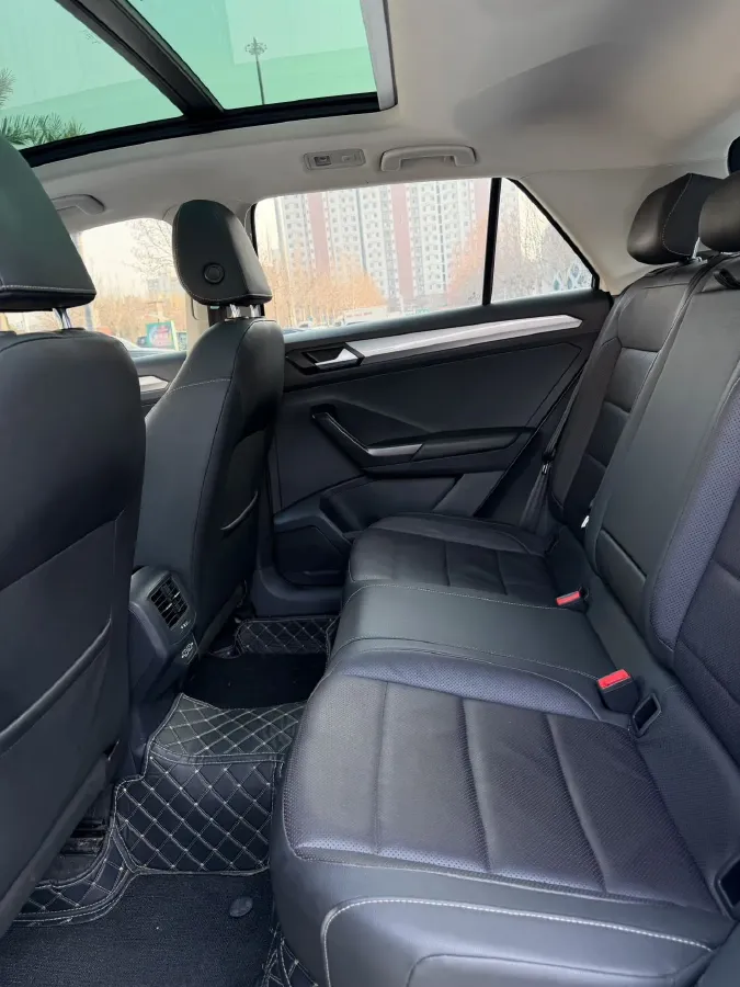 2019 Volkswagen T-Roc 1.4T 131HP L4 7DCT,autocango,china used car exporter,china ev exporter,chinese used car exporter,chinese used ev exporter