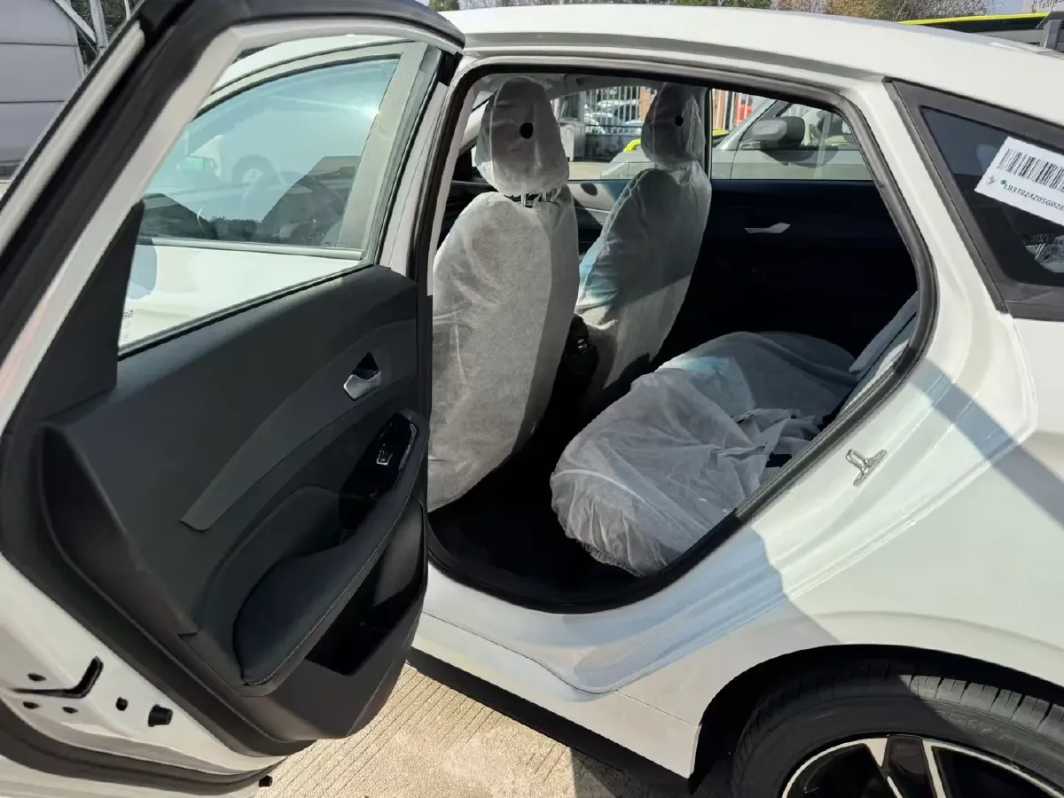 2024 Geely Binray 1.5T 181HP L4 7DCT,autocango,china used car exporter,china ev exporter,chinese used car exporter,chinese used ev exporter