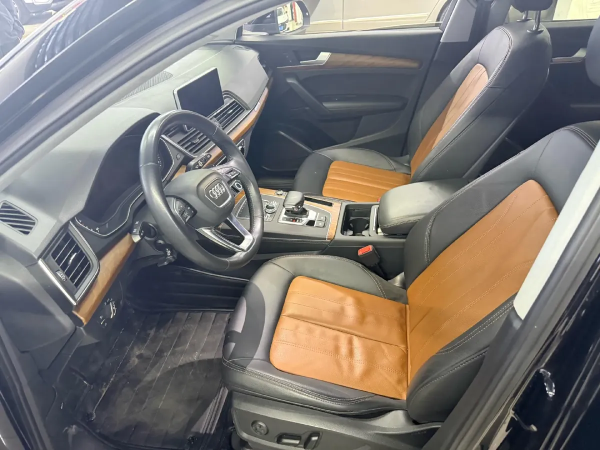 2018 Audi Q5L 2.0T 190HP L4 7DCT,autocango,china used car exporter,china ev exporter,chinese used car exporter,chinese used ev exporter