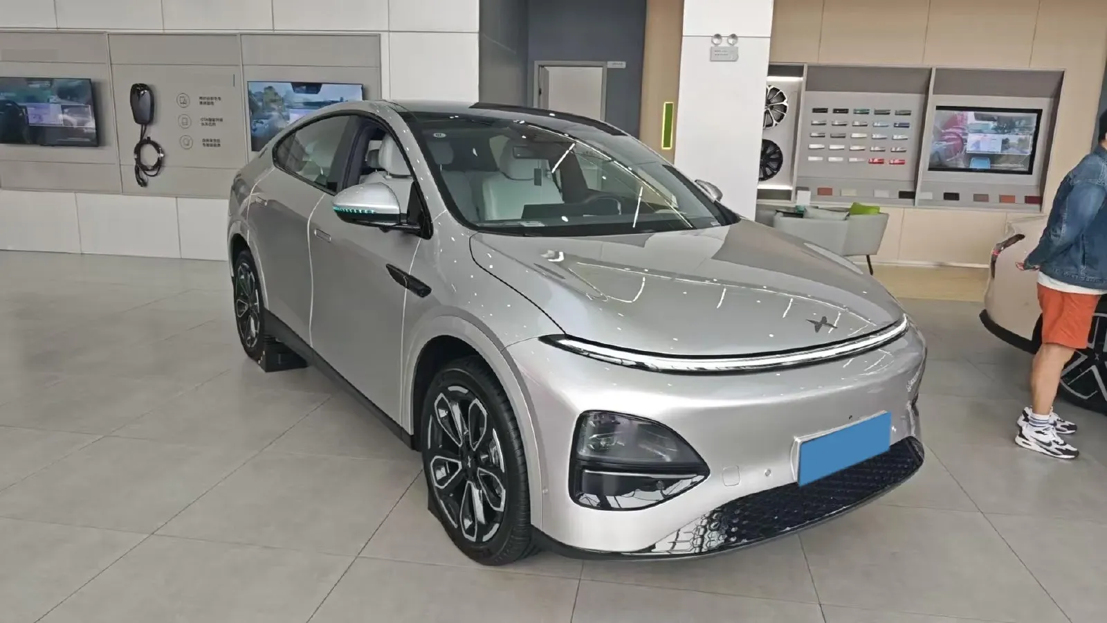 2025 Xpeng G6 BEV 68.5KWH,autocango,china used car exporter,china ev exporter,chinese used car exporter,chinese used ev exporter