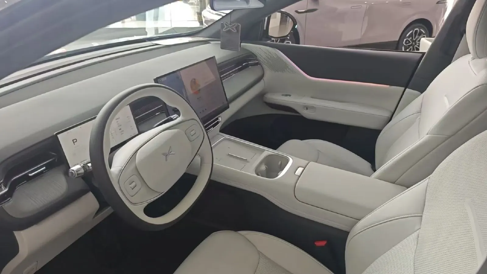 2025 Xpeng G6 BEV 68.5KWH,autocango,china used car exporter,china ev exporter,chinese used car exporter,chinese used ev exporter