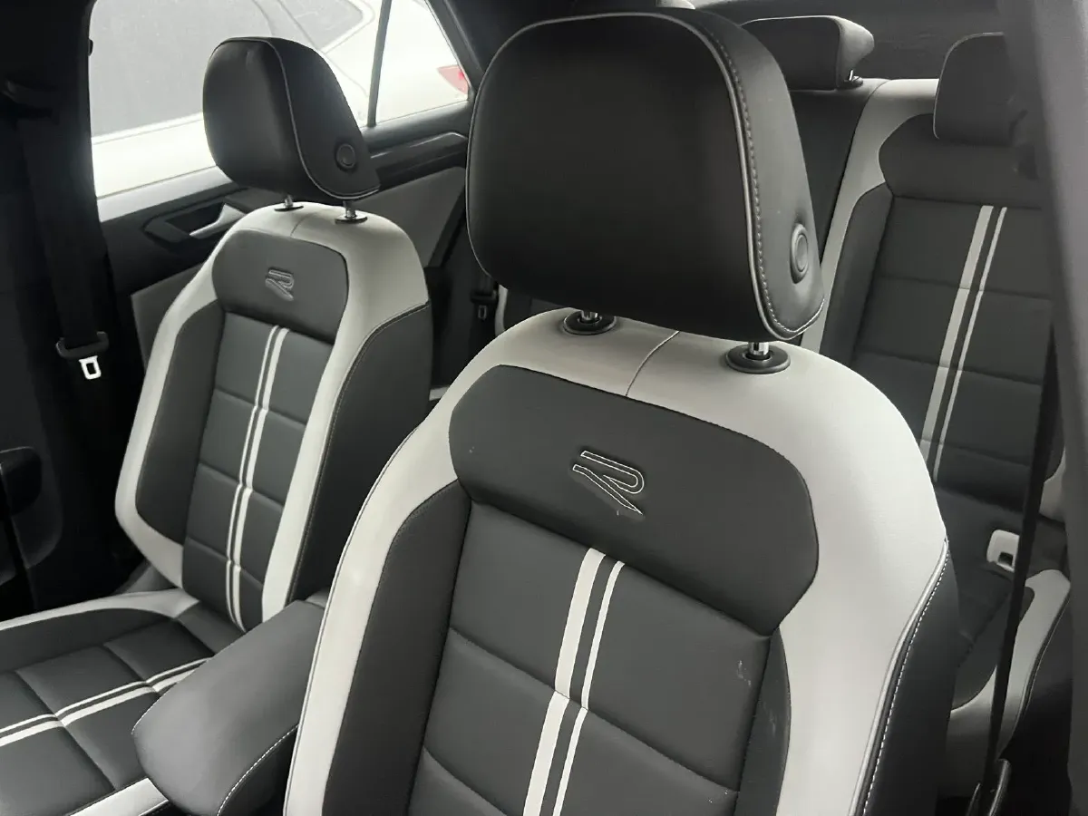 2023 Volkswagen T-Roc 1.5T 160HP L4 7DCT,autocango,china used car exporter,china ev exporter,chinese used car exporter,chinese used ev exporter