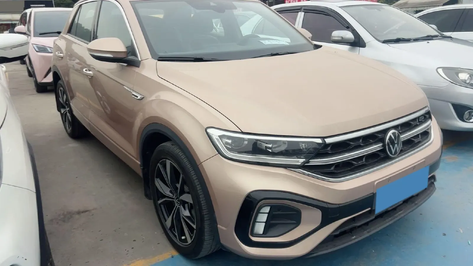 2023 Volkswagen T-Roc 1.5T 160HP L4 7DCT,autocango,china used car exporter,china ev exporter,chinese used car exporter,chinese used ev exporter
