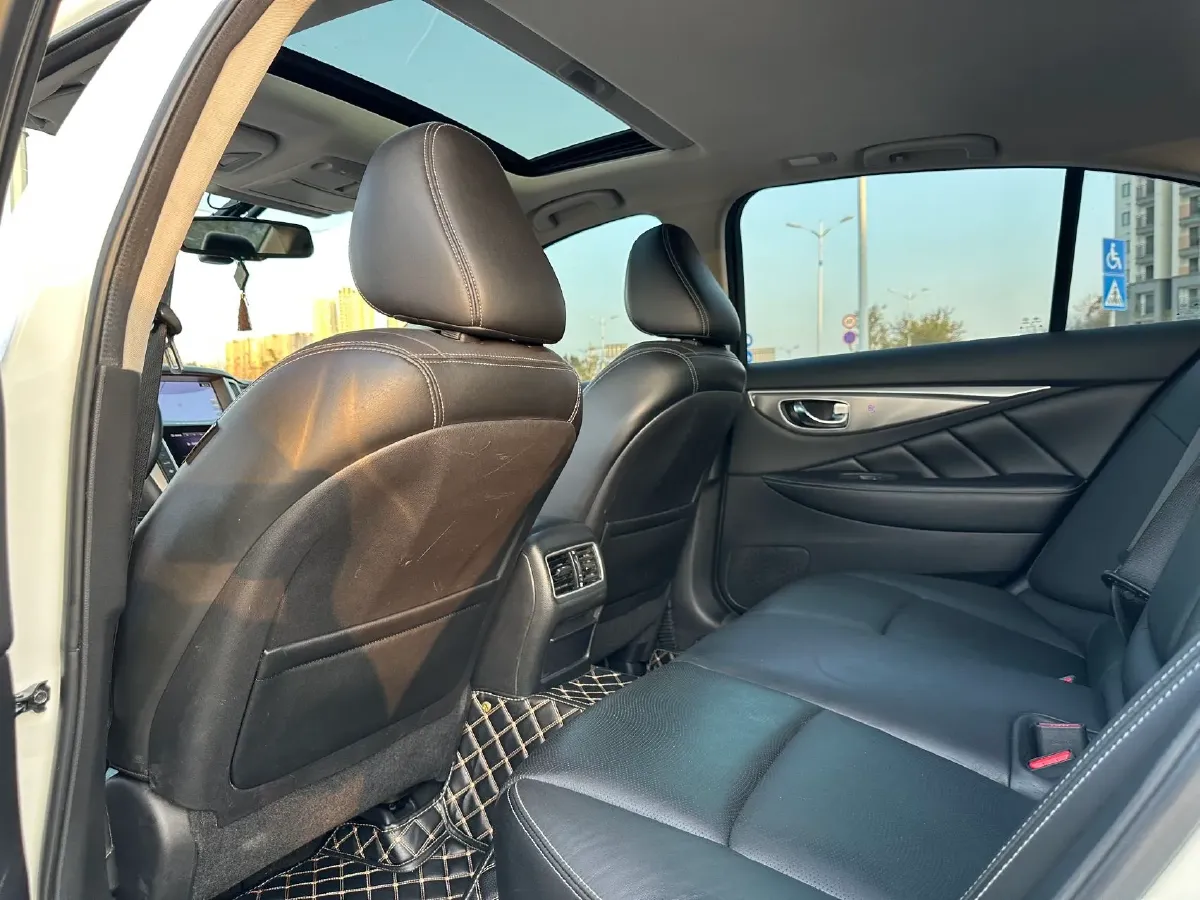 2018 Jeep Grand Commander 2.0T 265HP L4 9AT,autocango,china used car exporter,china ev exporter,chinese used car exporter,chinese used ev exporter