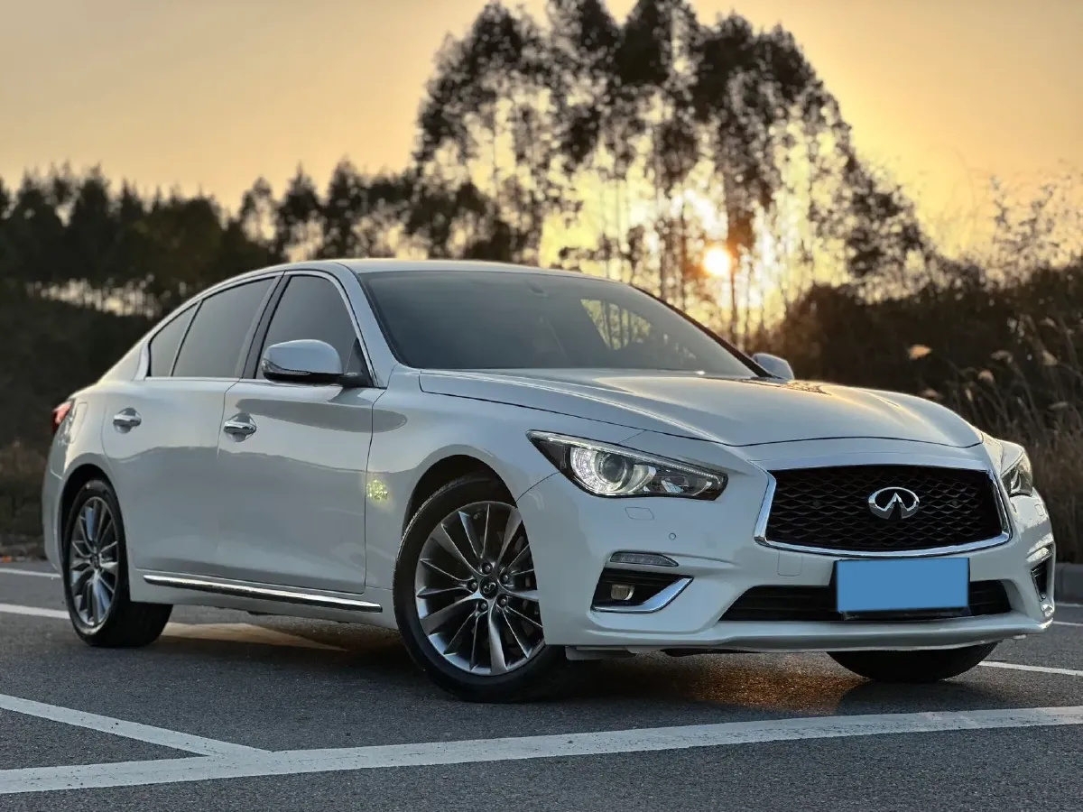 2018 Jeep Grand Commander 2.0T 265HP L4 9AT,autocango,china used car exporter,china ev exporter,chinese used car exporter,chinese used ev exporter