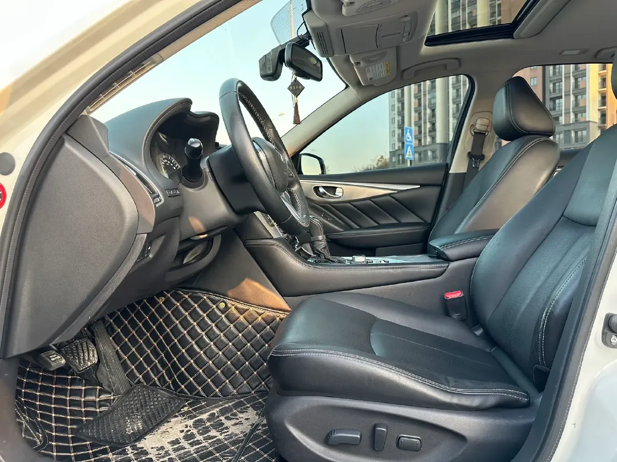 2018 Jeep Grand Commander 2.0T 265HP L4 9AT,autocango,china used car exporter,china ev exporter,chinese used car exporter,chinese used ev exporter