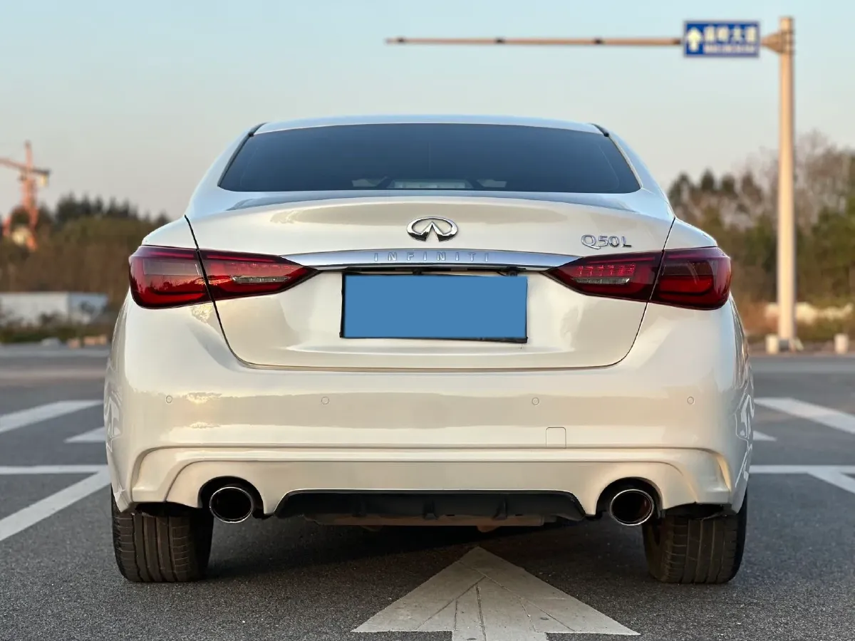 2018 Jeep Grand Commander 2.0T 265HP L4 9AT,autocango,china used car exporter,china ev exporter,chinese used car exporter,chinese used ev exporter