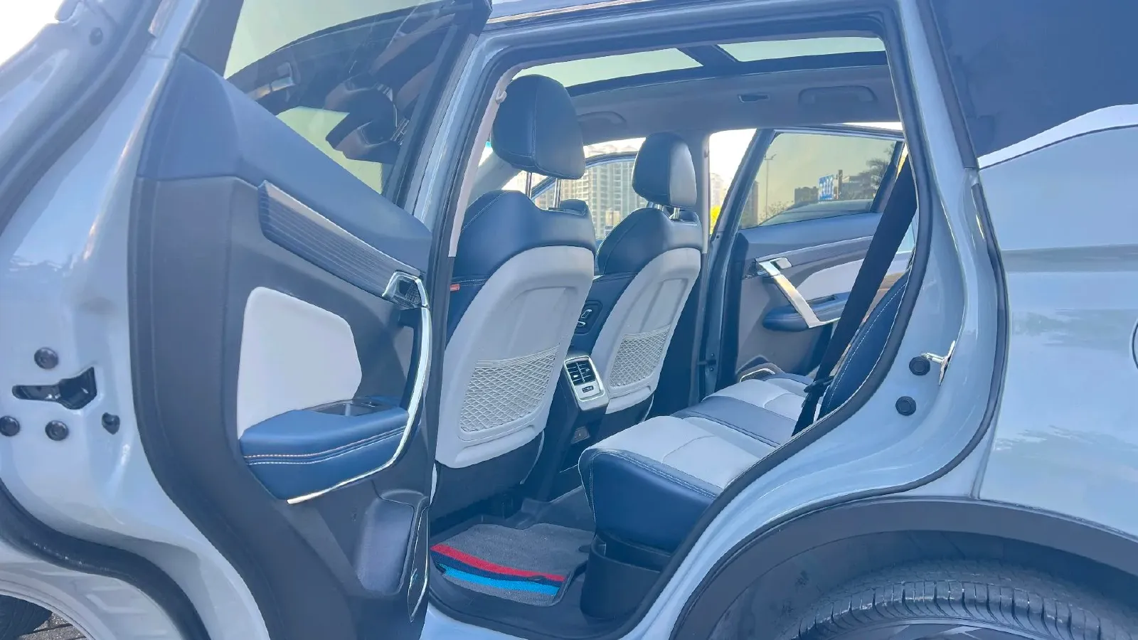 2022 Geely Azkarra 1.8T 184HP L4 7DCT,autocango,china used car exporter,china ev exporter,chinese used car exporter,chinese used ev exporter