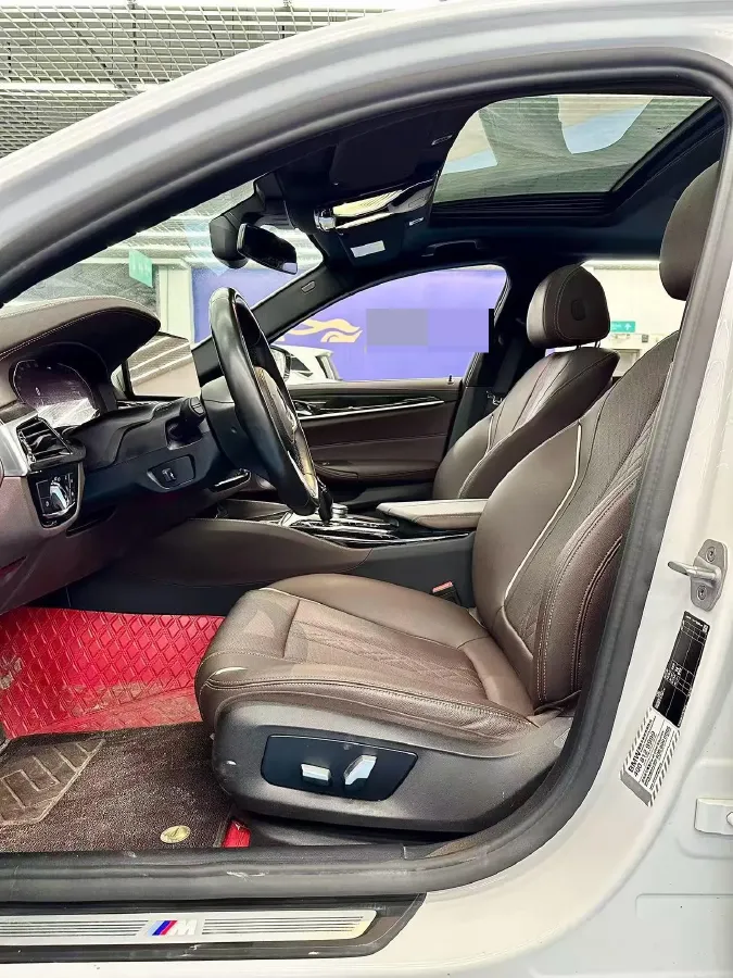 2022 BMW 5 Series 2.0T 184HP L4 8AT,autocango,china used car exporter,china ev exporter,chinese used car exporter,chinese used ev exporter