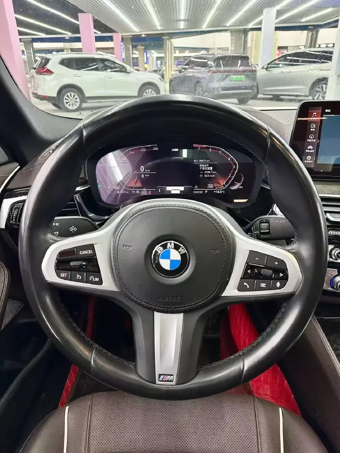 2022 BMW 5 Series 2.0T 184HP L4 8AT,autocango,china used car exporter,china ev exporter,chinese used car exporter,chinese used ev exporter
