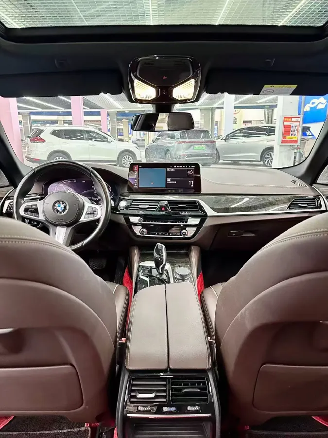 2022 BMW 5 Series 2.0T 184HP L4 8AT,autocango,china used car exporter,china ev exporter,chinese used car exporter,chinese used ev exporter