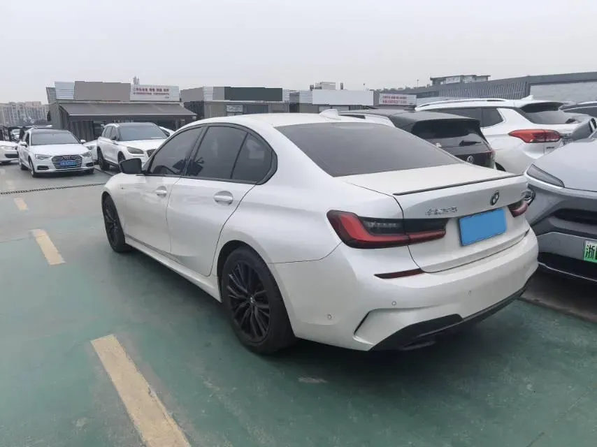 2022 BMW 3 Series 2.0T 184HP L4 8AT,autocango,china used car exporter,china ev exporter,chinese used car exporter,chinese used ev exporter