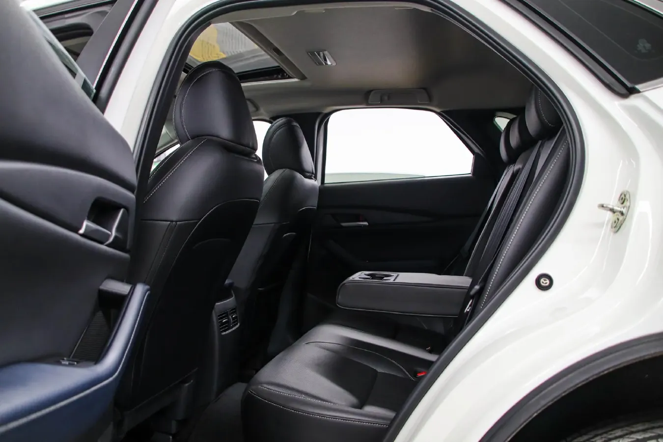 2022 Mazda CX-30 2.0L 158HP L4 6AT,autocango,china used car exporter,china ev exporter,chinese used car exporter,chinese used ev exporter