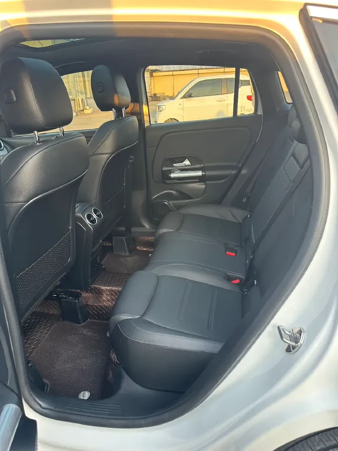 2020 Mercedes-Benz GLA Class 1.3T 136HP L4 7DCT,autocango,china used car exporter,china ev exporter,chinese used car exporter,chinese used ev exporter