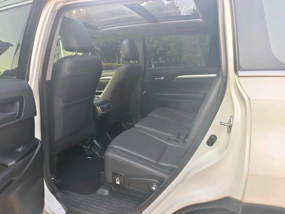2018 Toyota Highlander 2.0T 220HP L4 6AT,autocango,china used car exporter,china ev exporter,chinese used car exporter,chinese used ev exporter