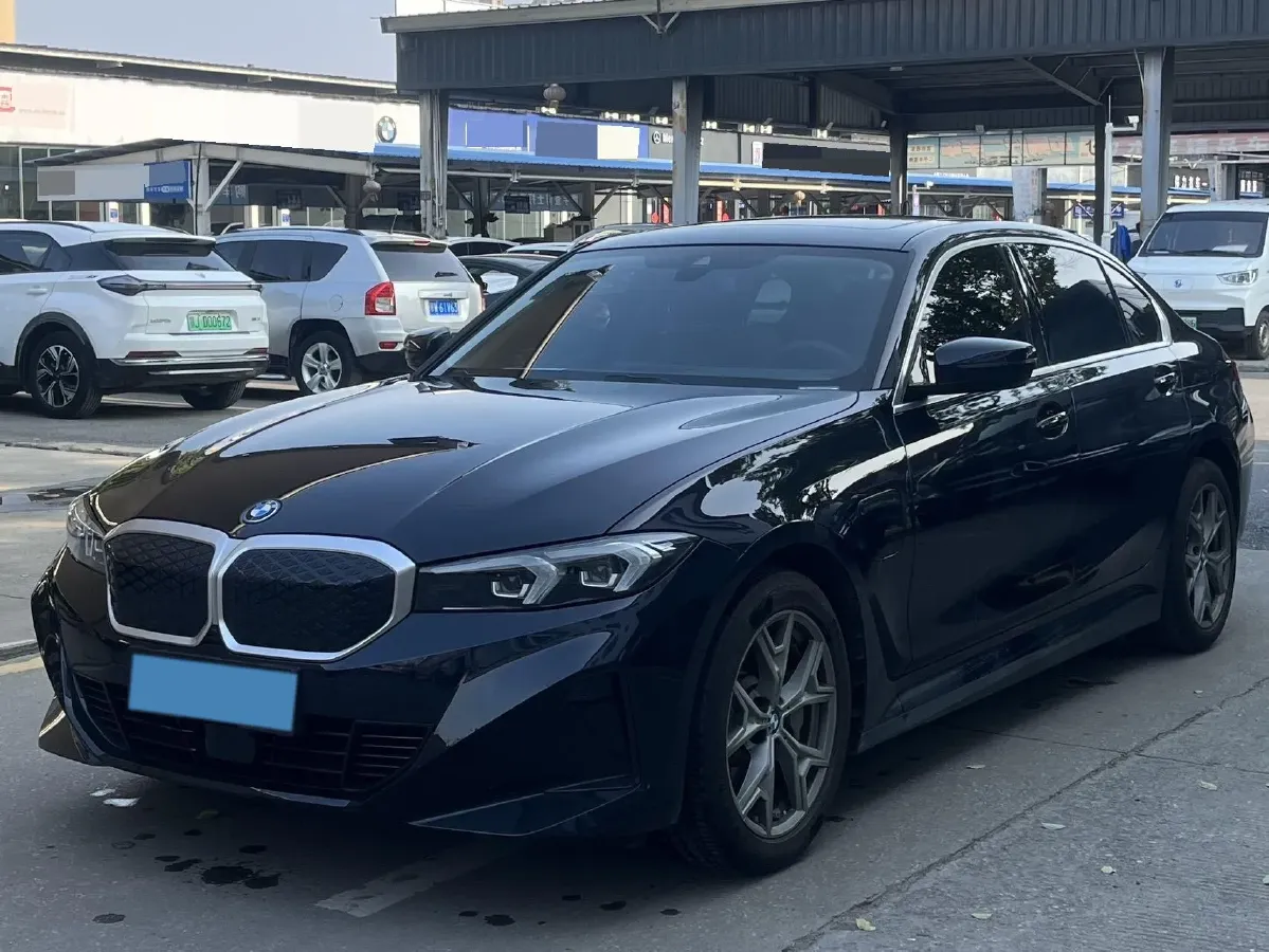 2025 BMW i3 BEV 70KWH,autocango,china used car exporter,china ev exporter,chinese used car exporter,chinese used ev exporter