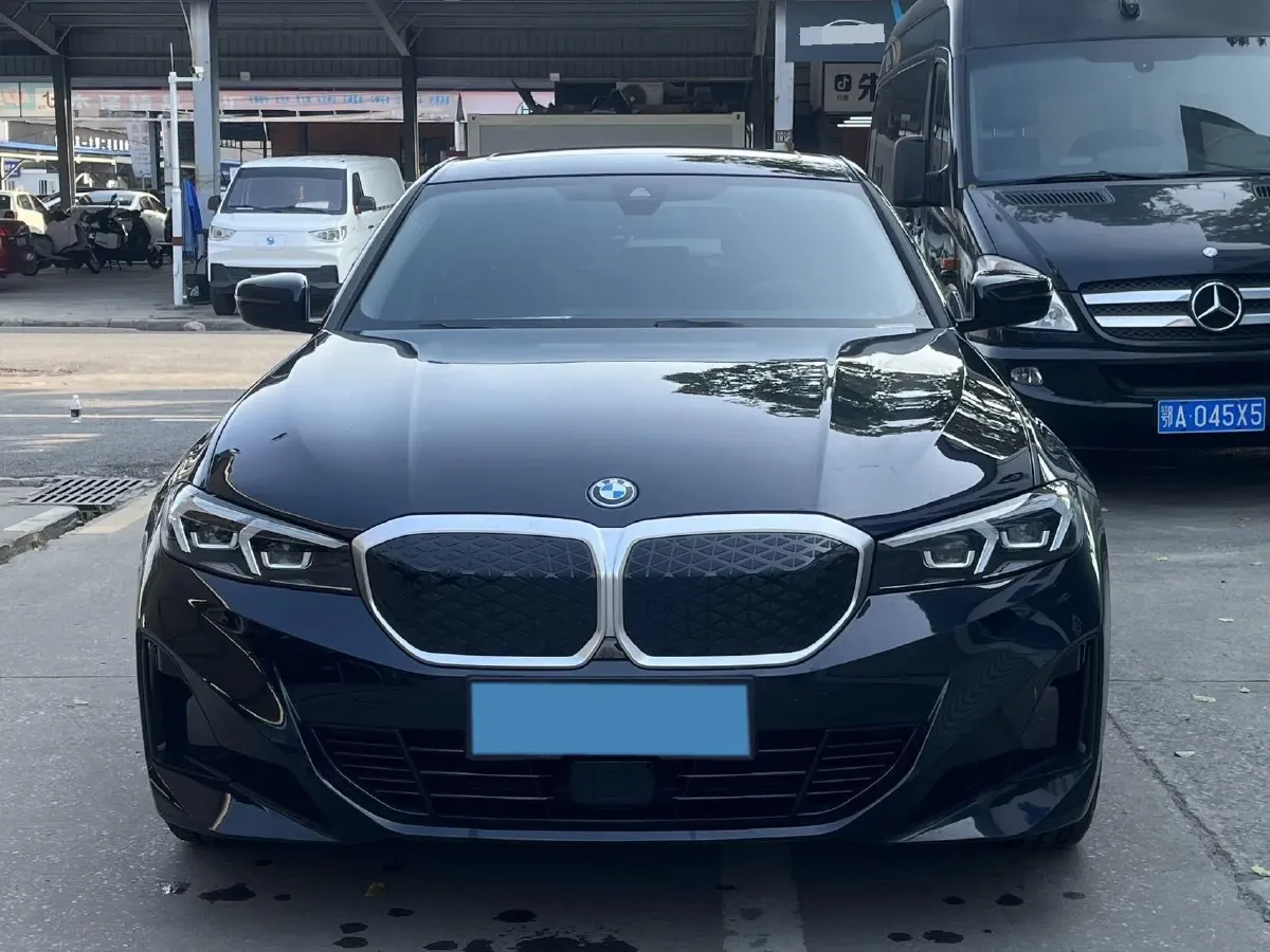 2025 BMW i3 BEV 70KWH,autocango,china used car exporter,china ev exporter,chinese used car exporter,chinese used ev exporter