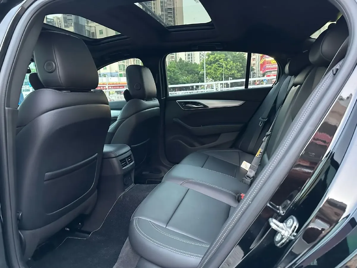 2024 Cadillac CT5 2.0T 237HP L4 10AT,autocango,china used car exporter,china ev exporter,chinese used car exporter,chinese used ev exporter