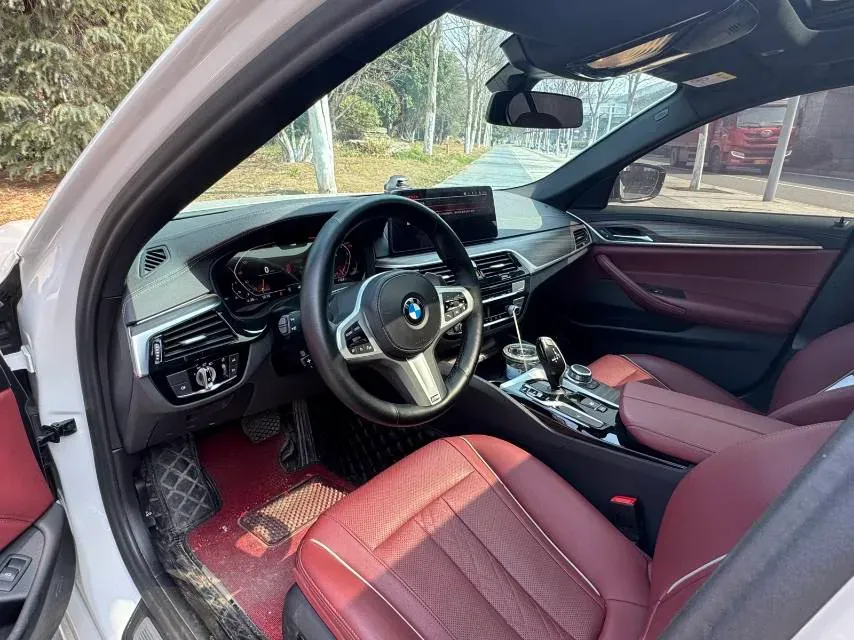 2022 BMW 5 Series 2.0T 252HP L4 8AT,autocango,china used car exporter,china ev exporter,chinese used car exporter,chinese used ev exporter