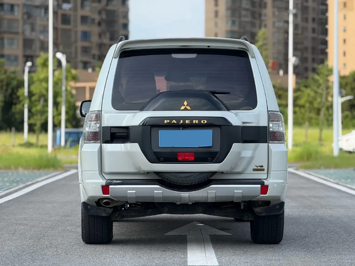 2018 Mitsubishi Pajero 3.0L 174HP V6 5AT,autocango,china used car exporter,china ev exporter,chinese used car exporter,chinese used ev exporter