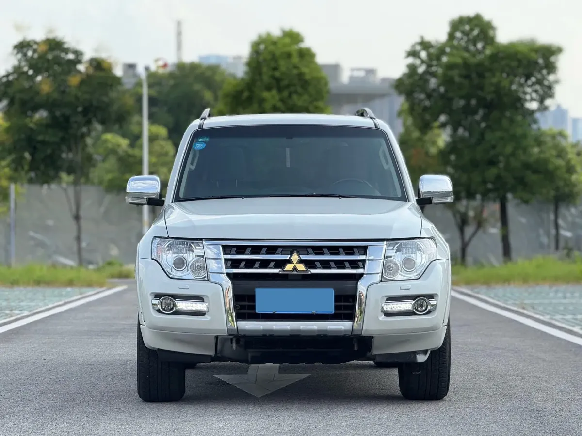 2018 Mitsubishi Pajero 3.0L 174HP V6 5AT,autocango,china used car exporter,china ev exporter,chinese used car exporter,chinese used ev exporter