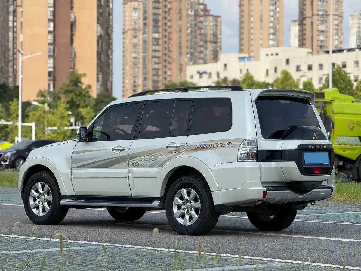 2018 Mitsubishi Pajero 3.0L 174HP V6 5AT,autocango,china used car exporter,china ev exporter,chinese used car exporter,chinese used ev exporter