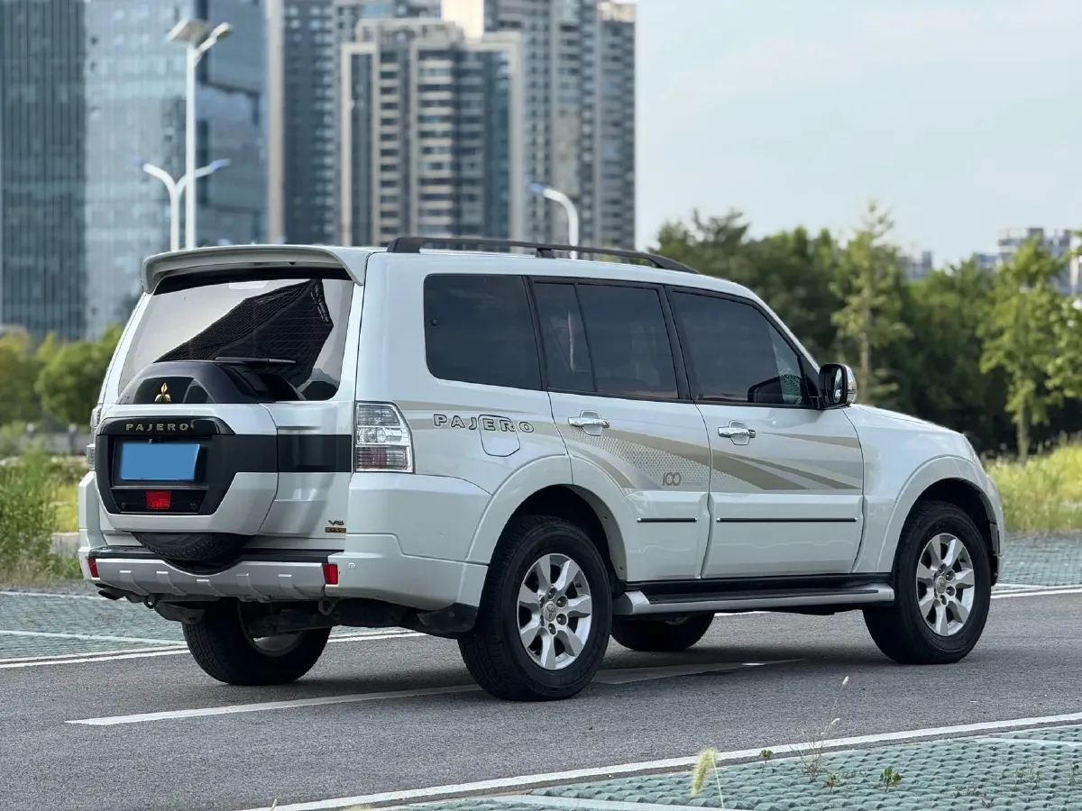 2018 Mitsubishi Pajero 3.0L 174HP V6 5AT,autocango,china used car exporter,china ev exporter,chinese used car exporter,chinese used ev exporter