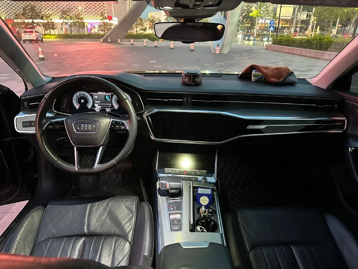 2020 Audi A6L 2.0T 224HP L4 7DCT,autocango,china used car exporter,china ev exporter,chinese used car exporter,chinese used ev exporter