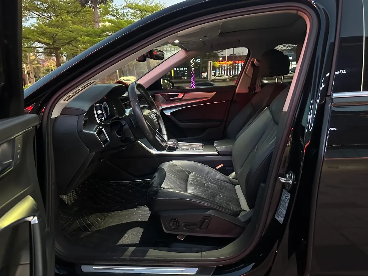 2020 Audi A6L 2.0T 224HP L4 7DCT,autocango,china used car exporter,china ev exporter,chinese used car exporter,chinese used ev exporter