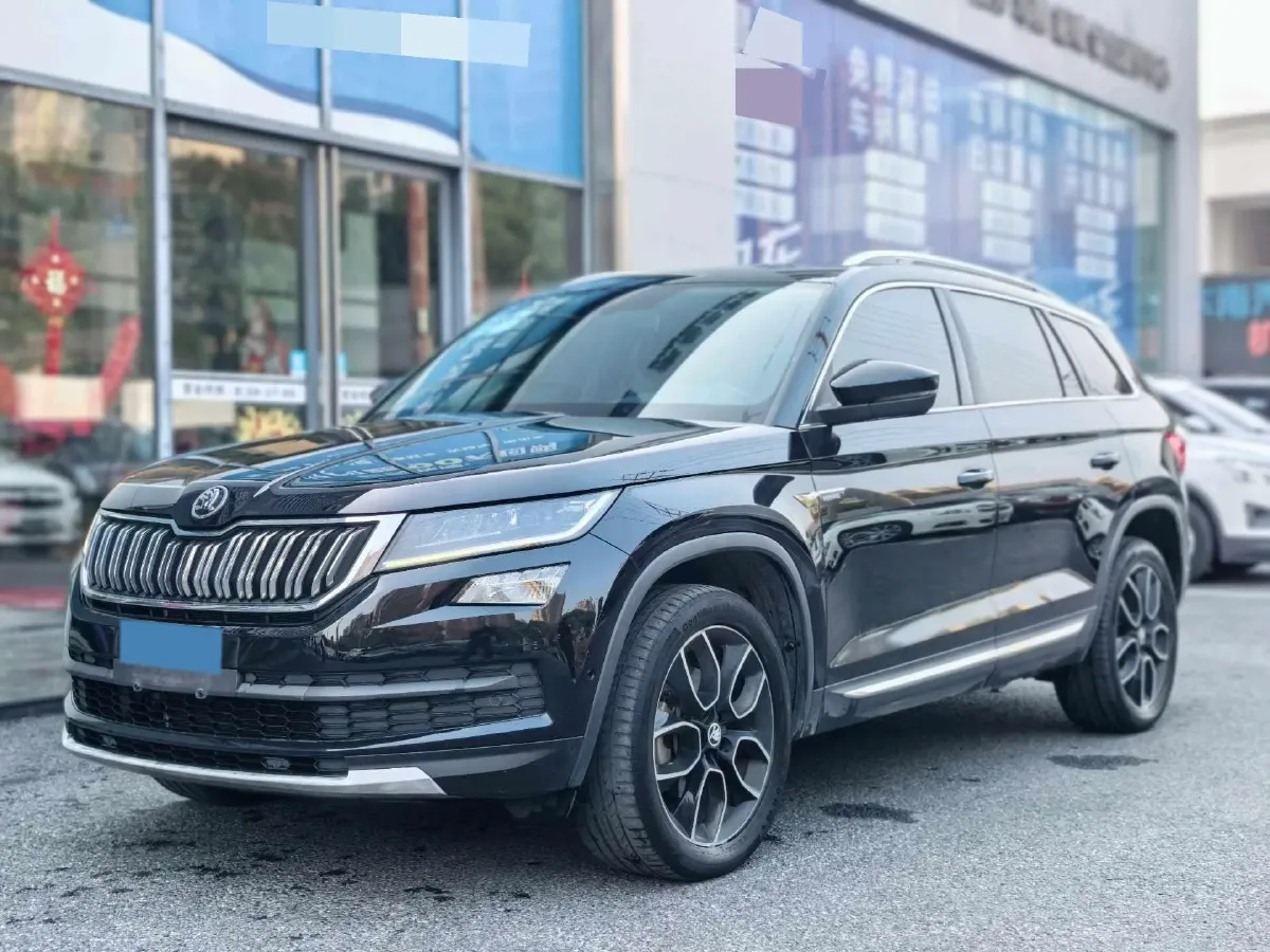 2019 Skoda Superb 2.0T 220HP L4 7DCT,autocango,china used car exporter,china ev exporter,chinese used car exporter,chinese used ev exporter