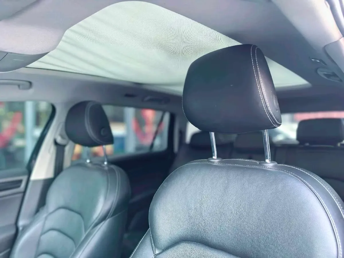 2019 Skoda Superb 2.0T 220HP L4 7DCT,autocango,china used car exporter,china ev exporter,chinese used car exporter,chinese used ev exporter